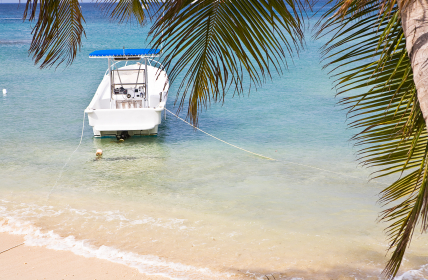 Kajmanské ostrovy - přeprava lodí mezi ostrovy